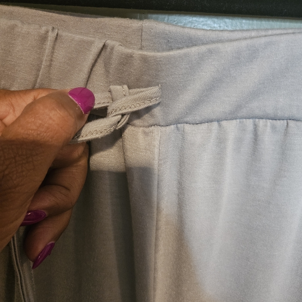 Women’s Light Gray Moto Capri Joggers | Size XL, Stretch - Picture 2 of 5